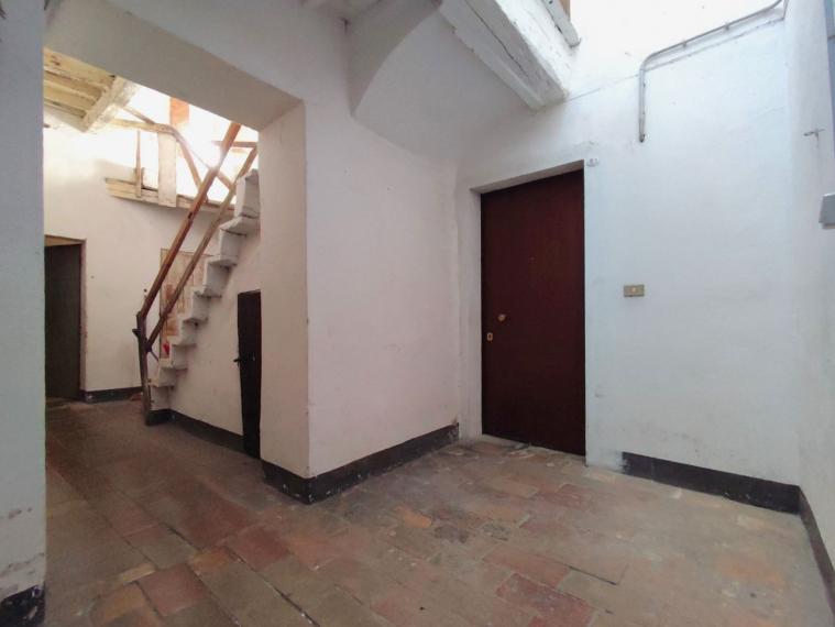 Fossombrone - zona centro storico - appartamento in vendita