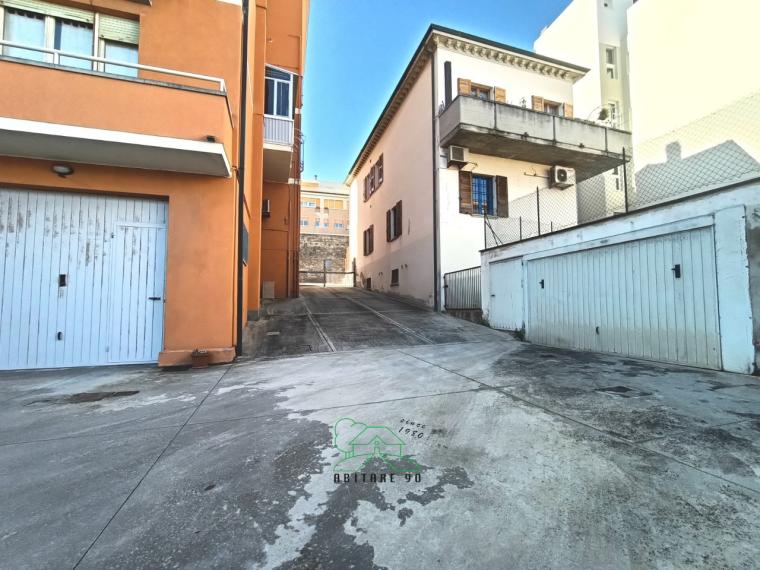 Fano - zona centro - appartamento in vendita