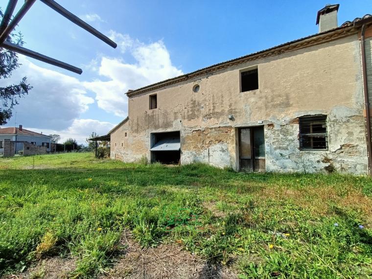 Fano - zona bellocchi - unifamiliare semindipendente in vendita