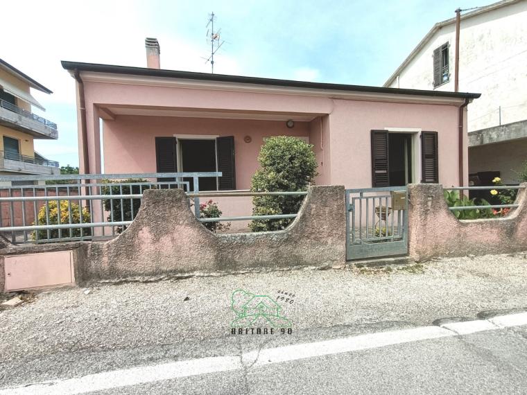 Fano - zona caminate - unifamiliare casa singola in vendita
