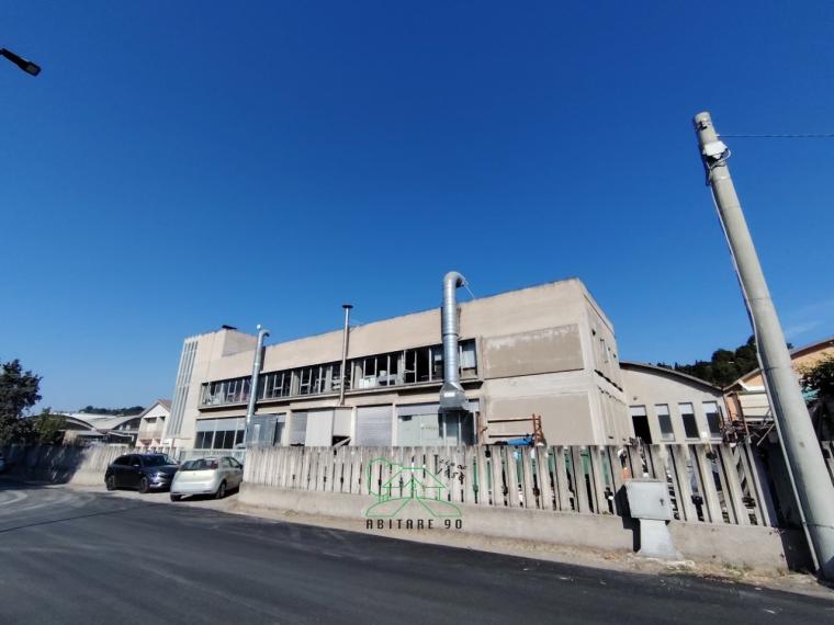 Fano - zona rosciano - capannone in vendita