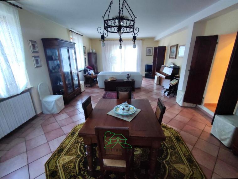 Fano - zona roncosambaccio - unifamiliare villa in vendita
