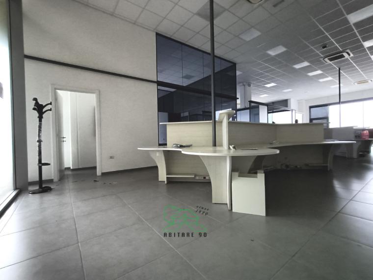 Fano - zona bellocchi - locale commerciale negozio in locazione