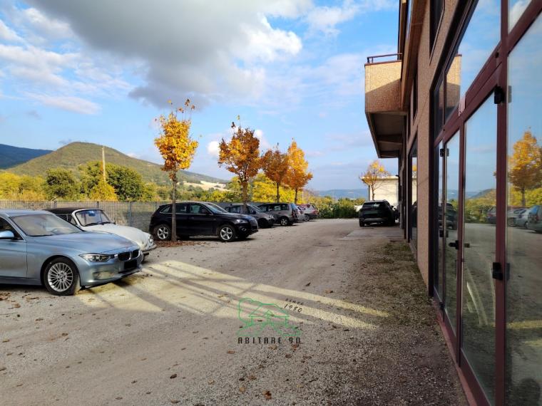 Urbino - laboratorio in vendita