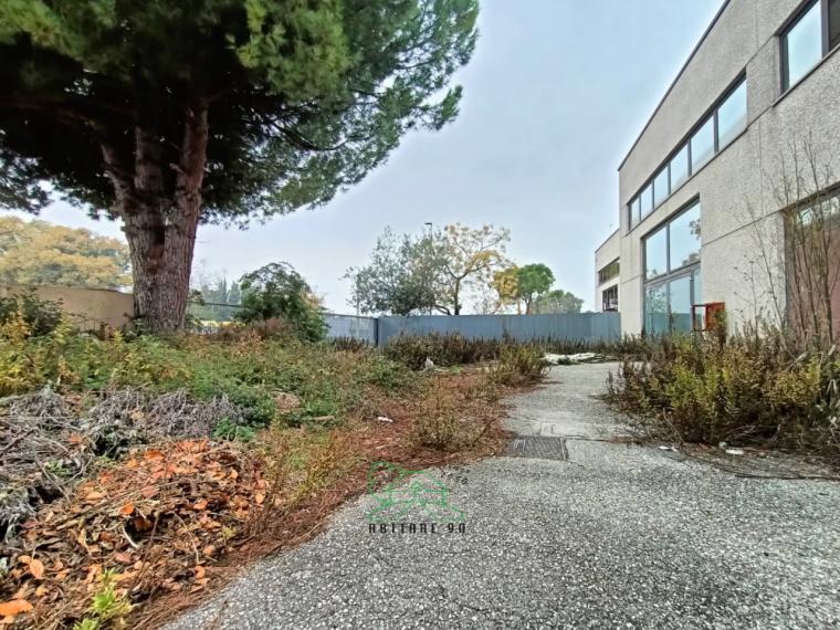 Fano - zona zuccherificio - capannone in vendita