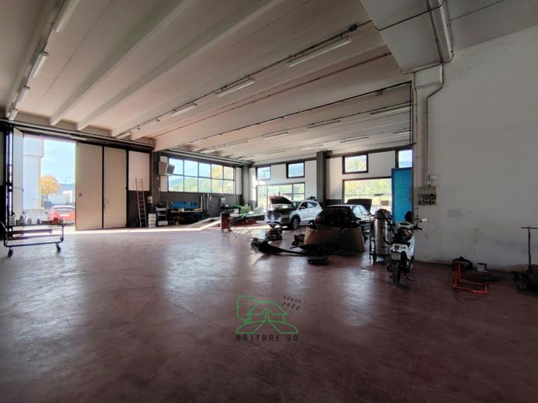 Urbino - laboratorio in vendita