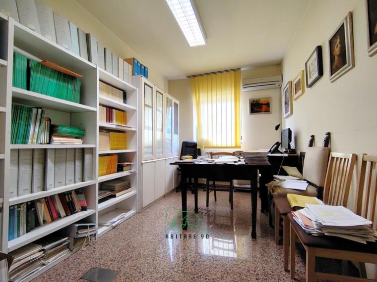 Pesaro - zona centro - ufficio in locazione