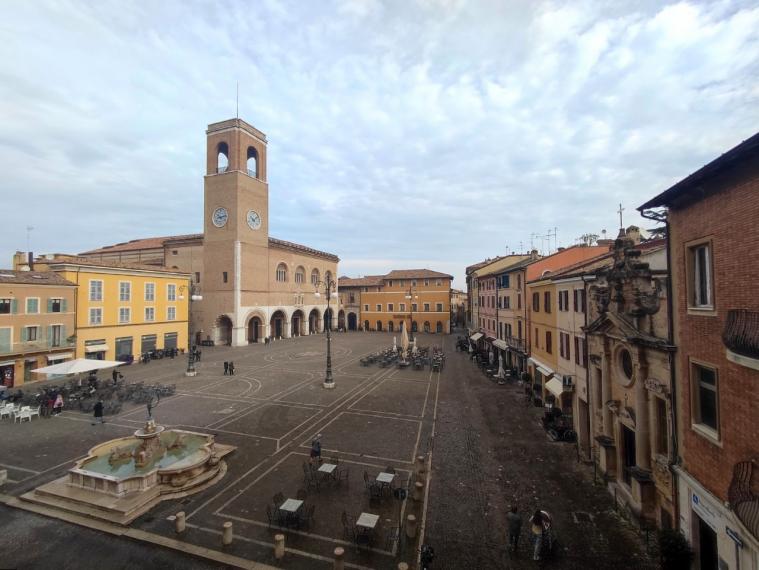 Fano - zona centro - schiera centrale in vendita