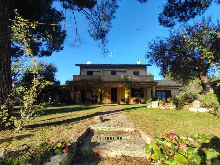 Fano - zona roncosambaccio - unifamiliare villa in vendita