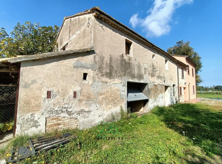 Fano - zona bellocchi - unifamiliare semindipendente in vendita
