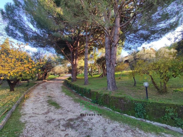 Fano - zona roncosambaccio - unifamiliare villa in vendita