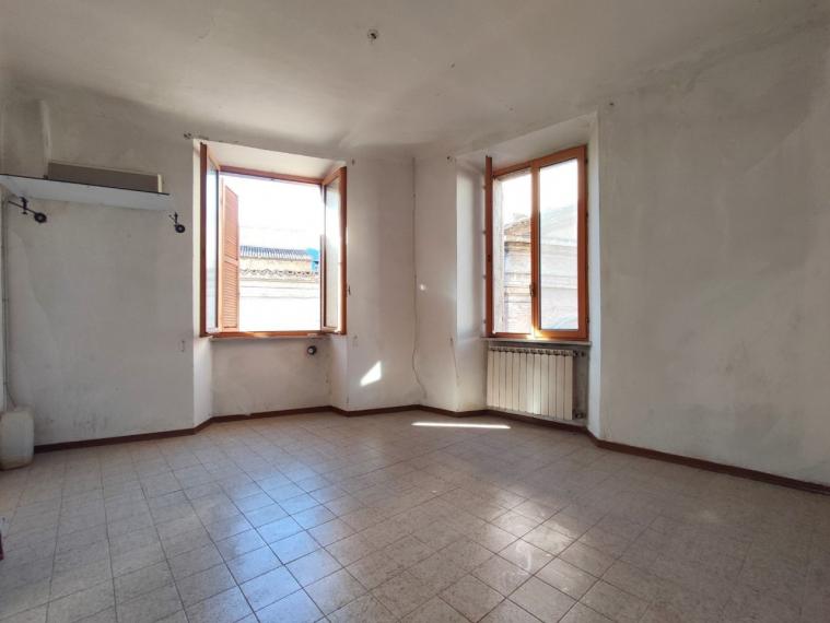 Fossombrone - zona centro storico - appartamento in vendita