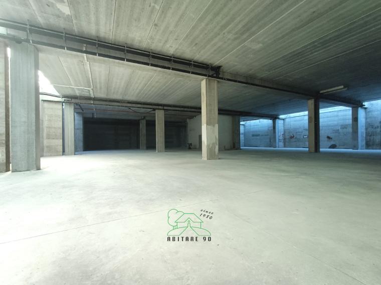 Fano - zona bellocchi - magazzino in vendita
