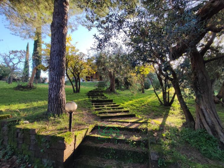 Fano - zona roncosambaccio - unifamiliare villa in vendita