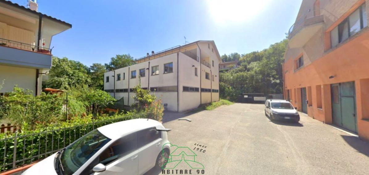 Urbino - capannone in vendita