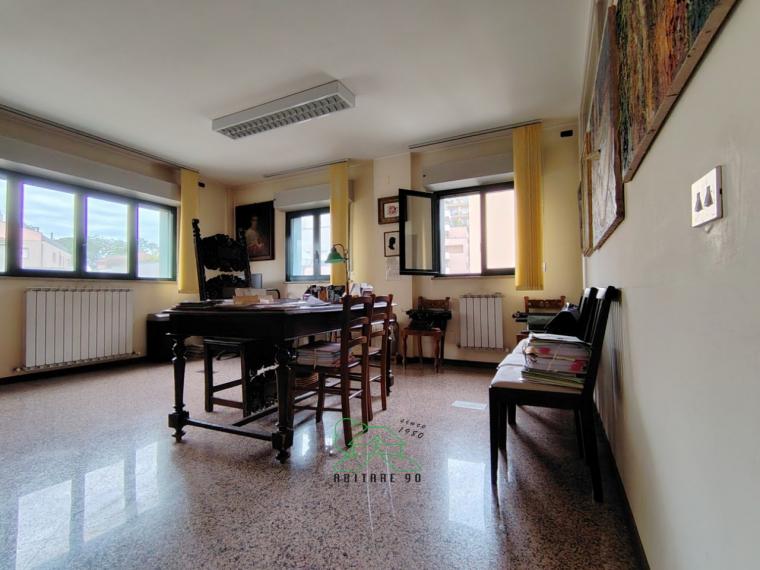 Pesaro - zona centro - ufficio in locazione