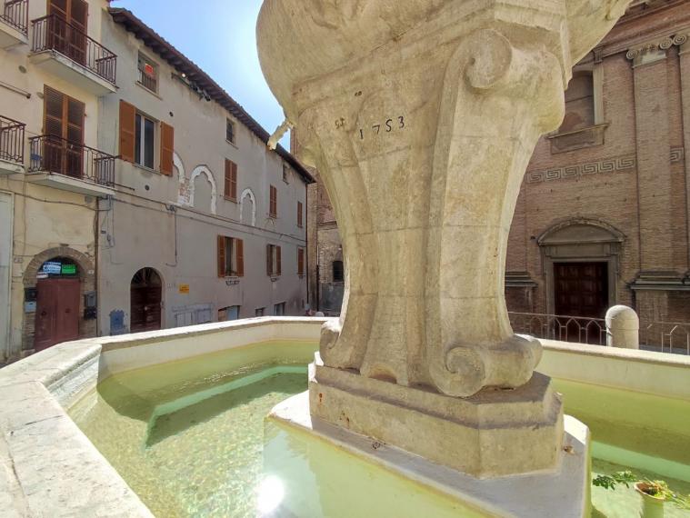 Fossombrone - zona centro storico - appartamento in vendita
