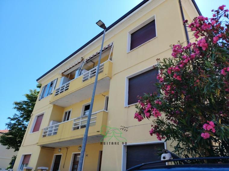 Pesaro - zona loreto - appartamento in vendita