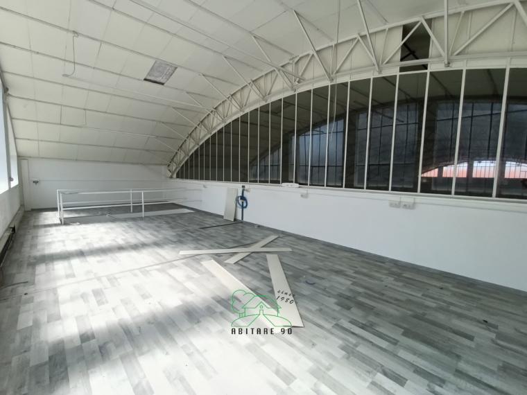 Pesaro - zona tombaccia - laboratorio in vendita