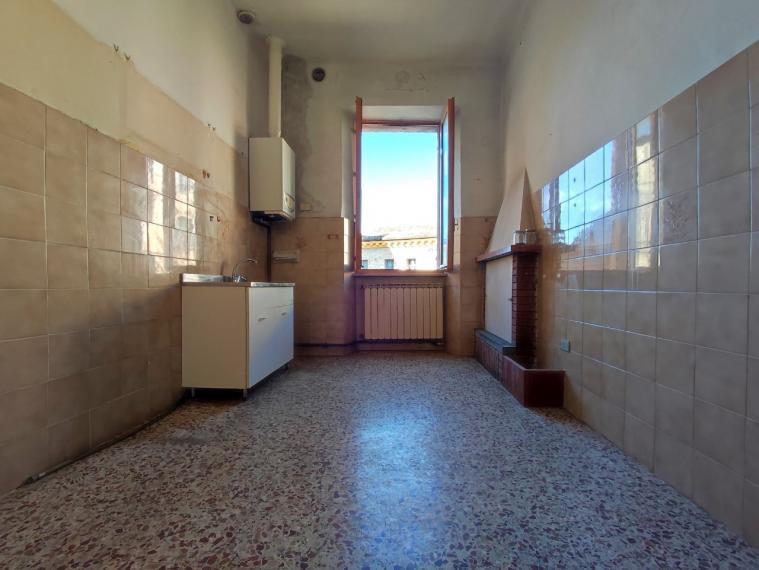 Fossombrone - zona centro storico - appartamento in vendita