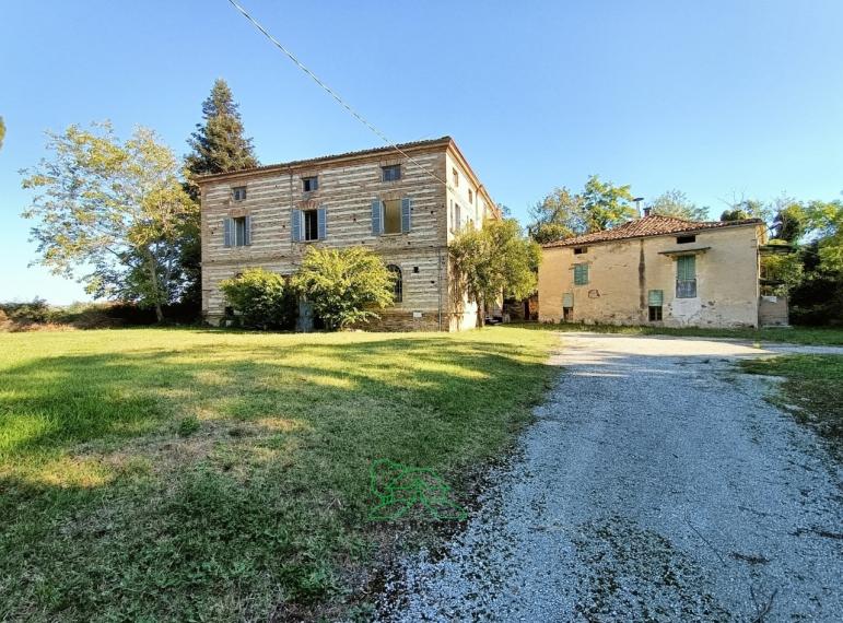Colli al metauro - rustico casolare cascina in vendita