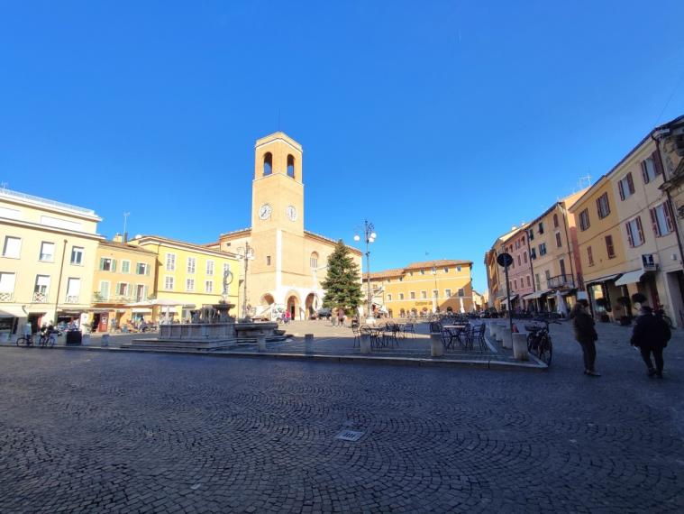 Fano - zona centro - schiera centrale in vendita