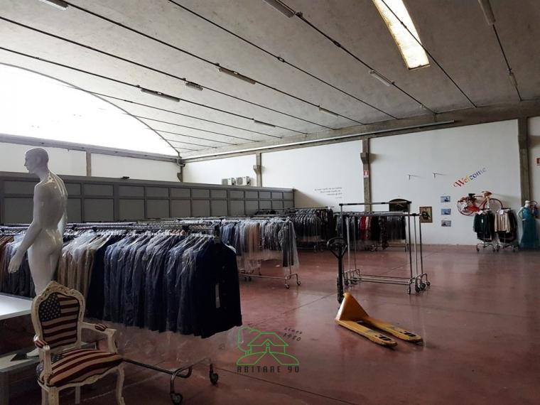 Fano - zona bellocchi - capannone in locazione