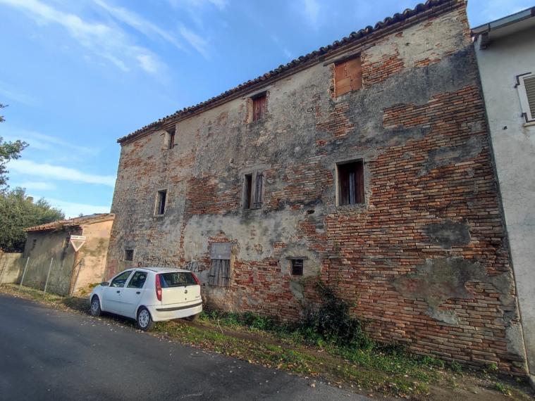 Fano - zona bellocchi - rustico casolare cascina in vendita
