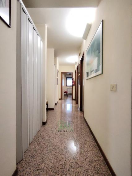 Pesaro - zona centro - ufficio in locazione