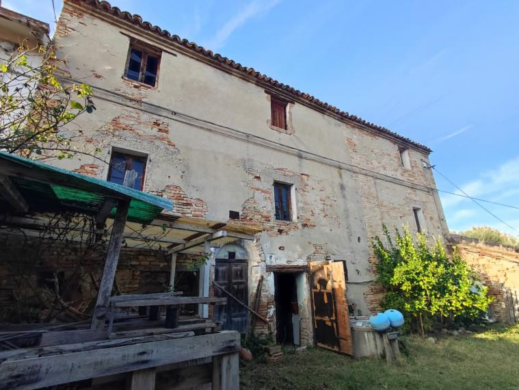 Fano - zona bellocchi - rustico casolare cascina in vendita