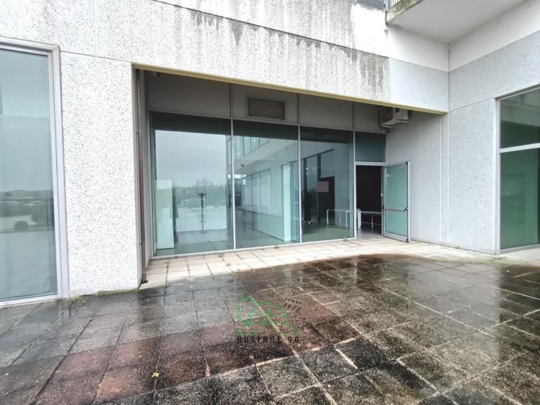Fano - zona bellocchi - locale commerciale negozio in locazione