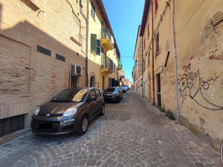 Fano - zona centro - appartamento in vendita