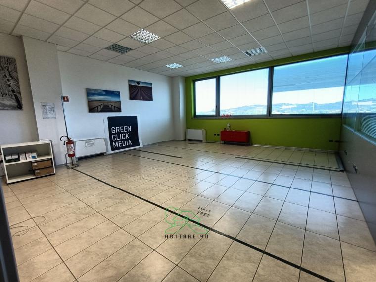 Fano - zona bellocchi - ufficio in locazione