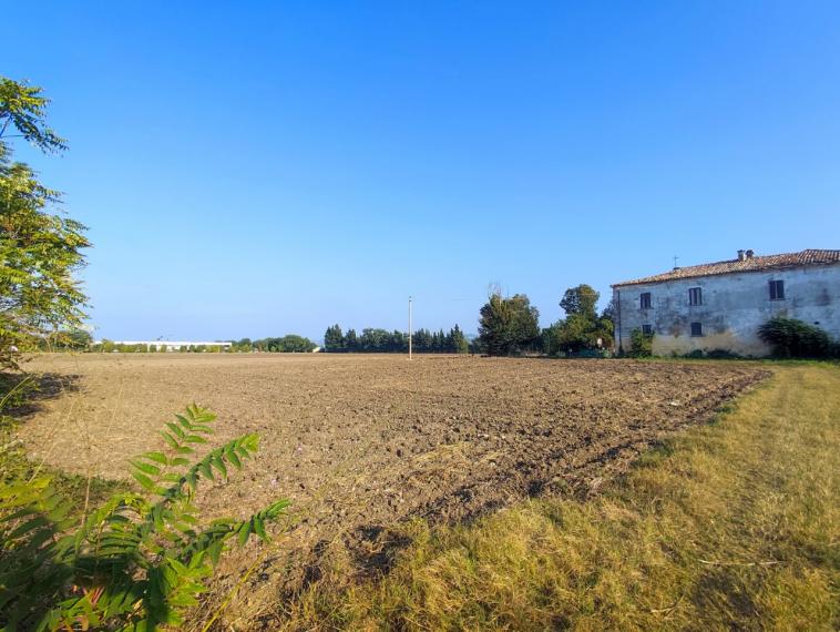Fossombrone - rustico casolare cascina in vendita