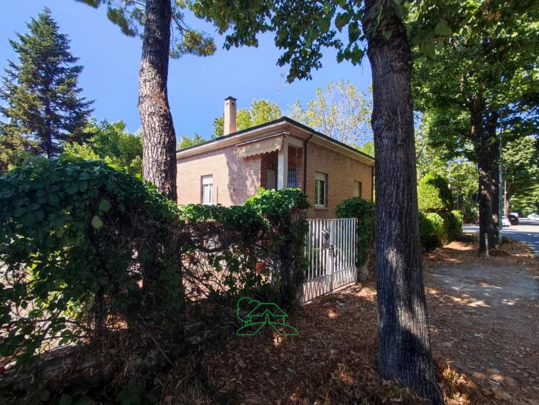 Fano - zona passeggi - unifamiliare villa in vendita