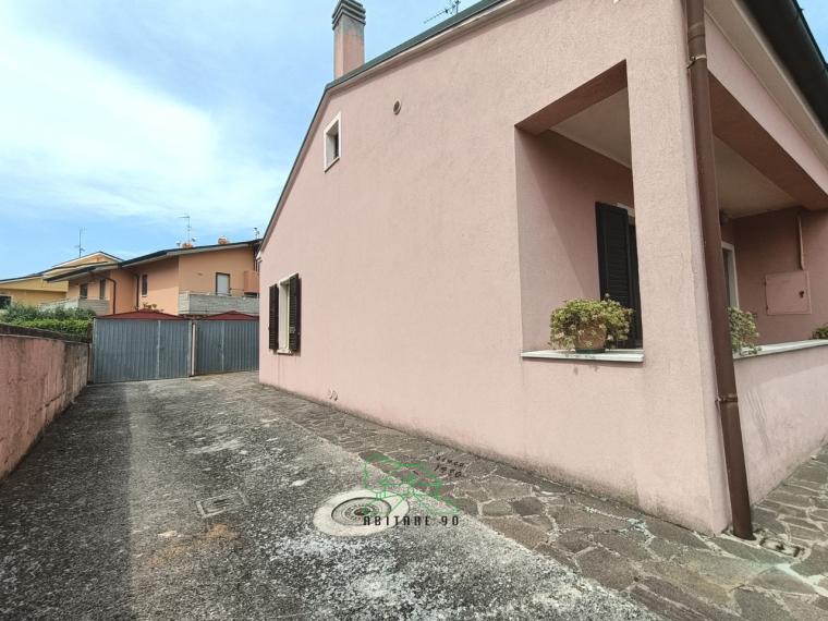 Fano - zona caminate - unifamiliare casa singola in vendita