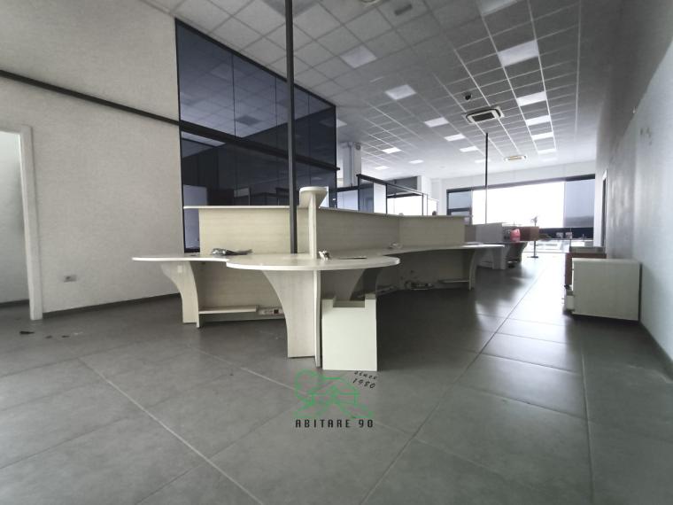 Fano - zona bellocchi - locale commerciale negozio in locazione