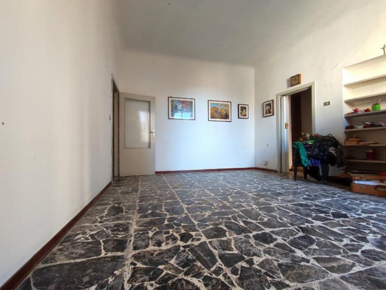 Fossombrone - zona centro storico - appartamento in vendita