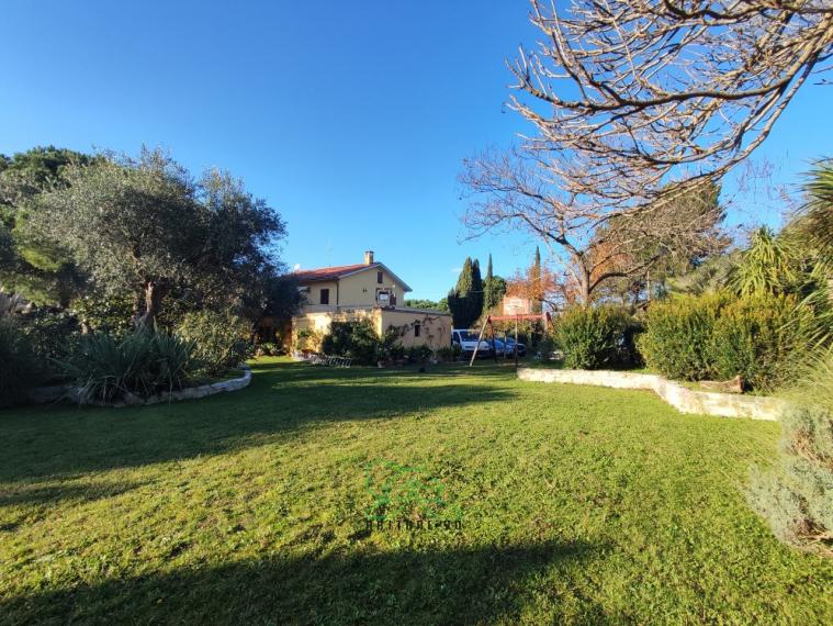 Fano - zona roncosambaccio - unifamiliare villa in vendita