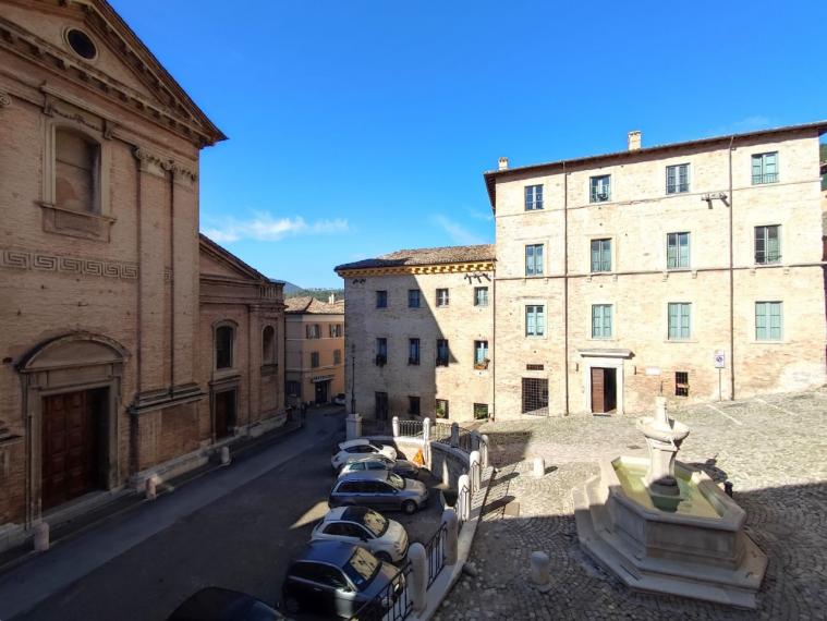 Fossombrone - zona centro storico - appartamento in vendita