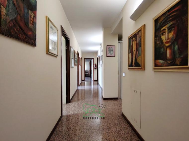 Pesaro - zona centro - ufficio in locazione