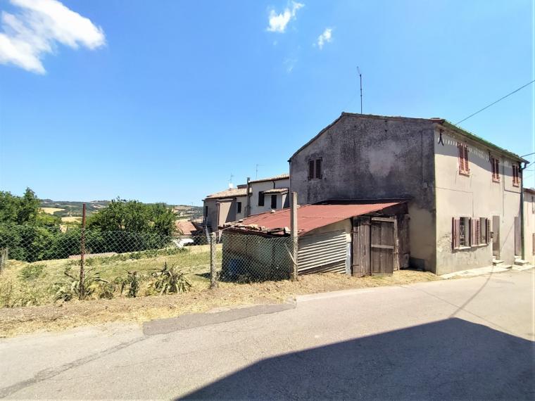 Fano - zona carignano - unifamiliare semindipendente in vendita