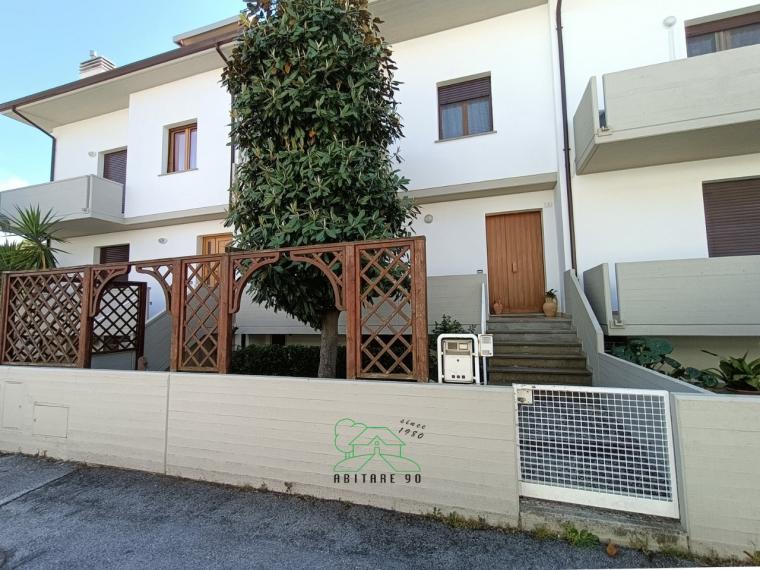 Fano - zona bellocchi - schiera centrale in vendita