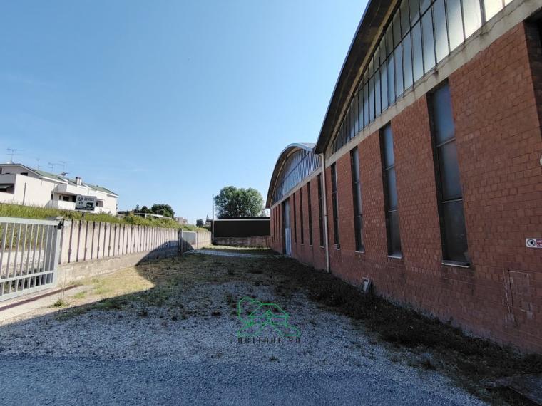 Fano - zona rosciano - capannone in vendita
