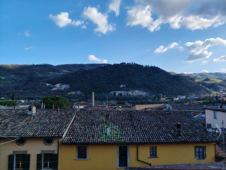 Fossombrone - zona centro storico - appartamento in vendita