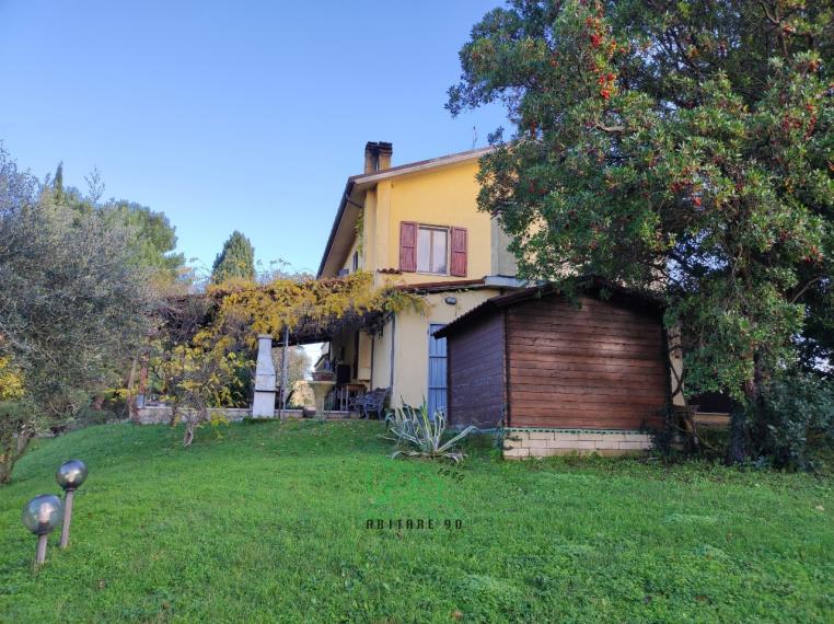 Fano - zona roncosambaccio - unifamiliare villa in vendita