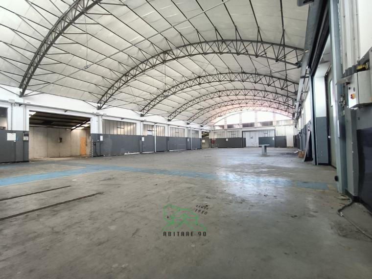 Pesaro - zona tombaccia - laboratorio in vendita