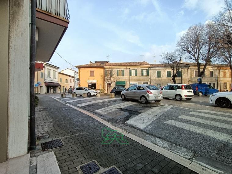 Fano - zona ospedale - locale commerciale negozio in vendita