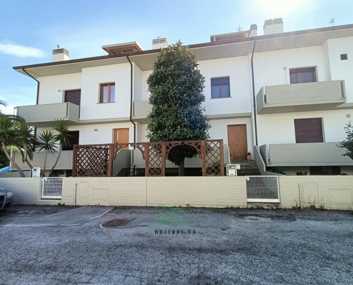 Fano - zona bellocchi - schiera centrale in vendita