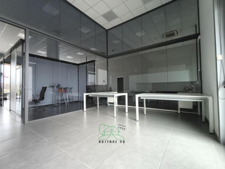 Fano - zona bellocchi - locale commerciale negozio in locazione